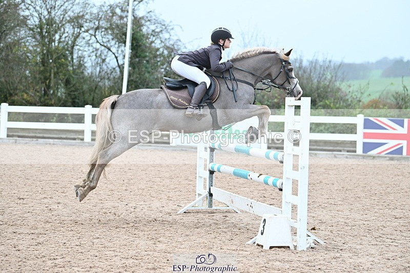 231119A-120921-05591 - Sun Cls 5 Newcomers & 1m Open