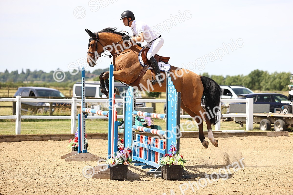 SBM_000616 - Class 15 - Redpost Equestian Senior Foxhunter - 1.20m