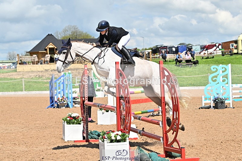 240504A-125400-01667 - Cls 4 Blue Chip Pony Newcomers & 1m Open