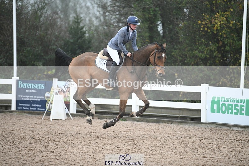 241103A-112549-07792 - SUN Cls 21 Snr Newcomers and 1.10m Open