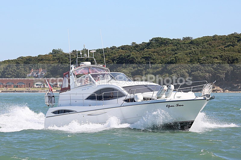 160823 OPUS TWO - BROOM 42 Y92A5260 - Flybridge Cruisers