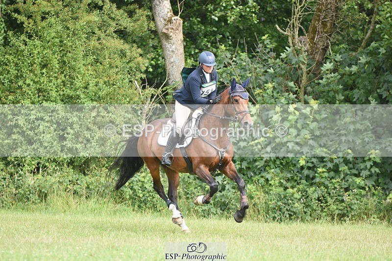 230625-095018-00407 - SJ 90cm 9.00 to 10.00