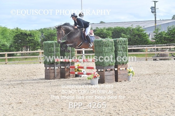 BPP_4265 - CLASS 12 SUN Senior British Novice/ 90cm Open