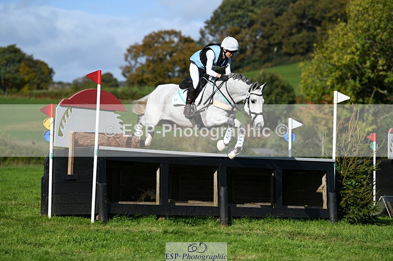 251024A-124716-11702 - B-141-Erin.Neale