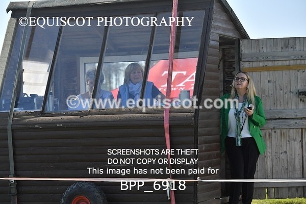 BPP_6918 - CLASS 1 Senior Newcomers/ 1.10m Open