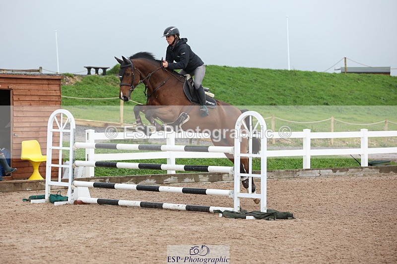 231112A-140748-04804 - Cls 20 Newcomers & 1.10m Open