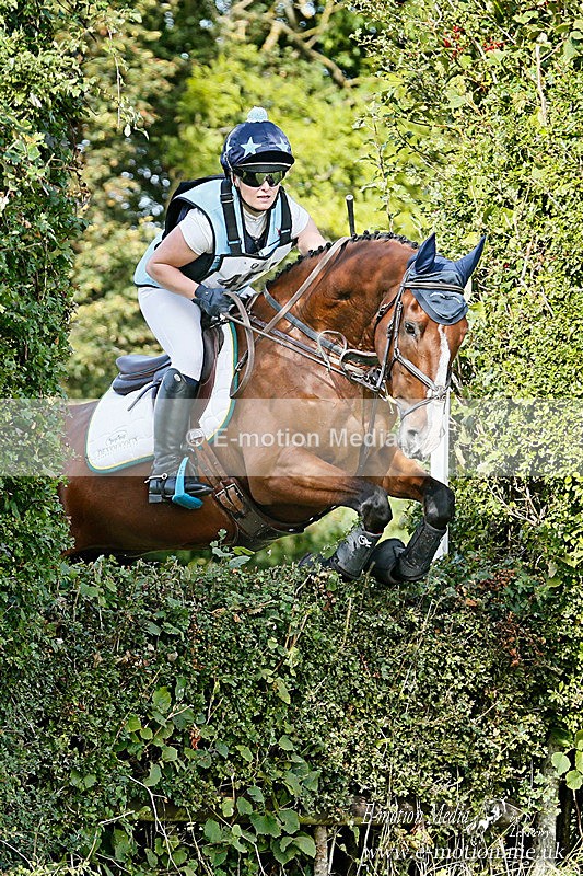 HT 120920 -199a - Equestrian