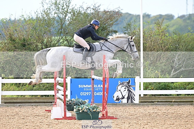 241004A-151211-02693 - Fri 12 1.15m Members Cup