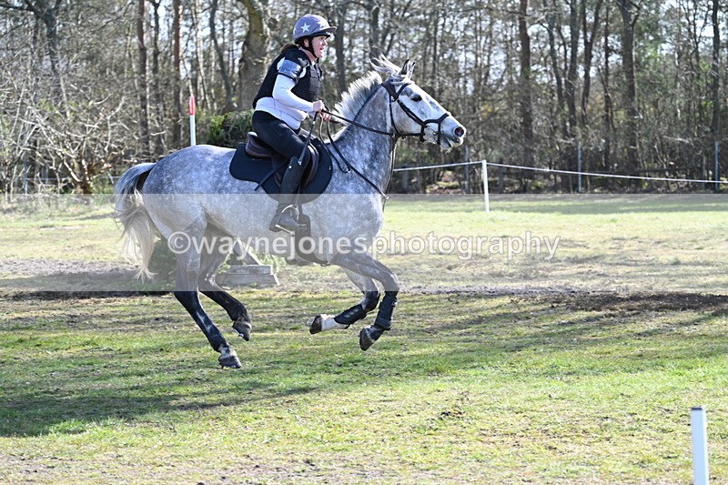 WJ7_9997 - Time 10:13 to 10:38 Times at the Fence