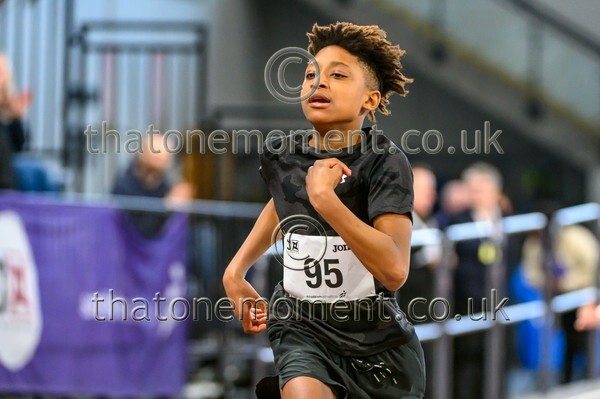 Age26SUN-927592 - Track Male Set One