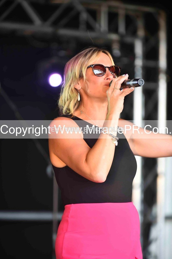 SH4_0719 - Lisa Winwood