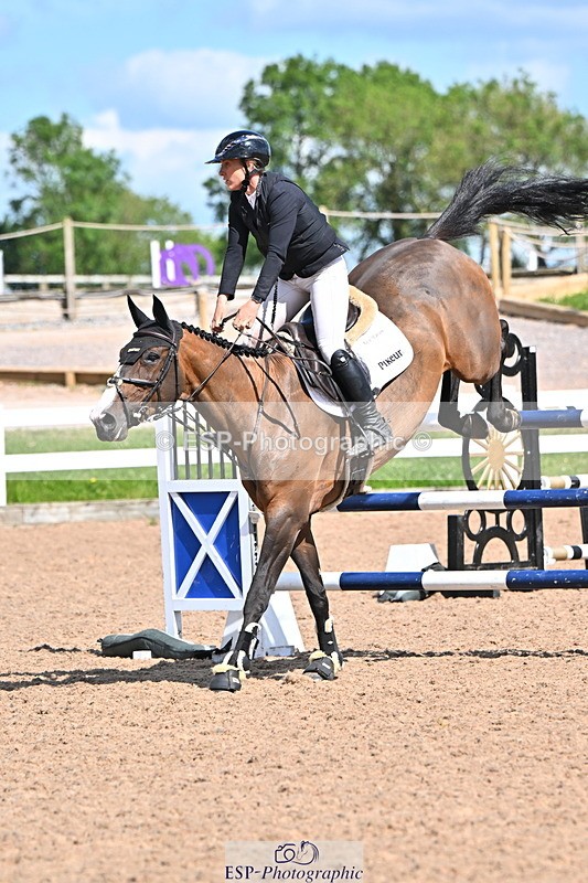 240619A-161357-01168 - Cls 5 Snr Foxhunter and 1.20m Open
