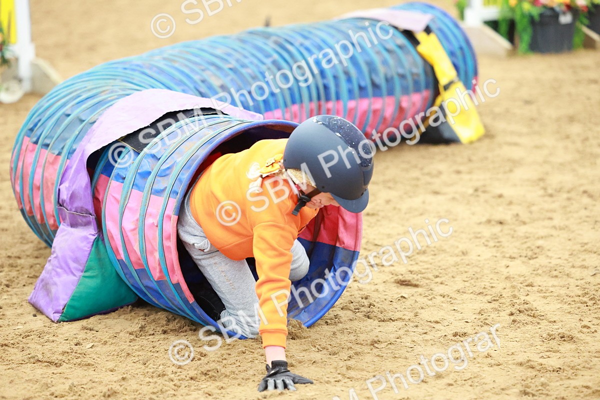 SBM_001707 - Class 3 - Horse & Hound (60cm)