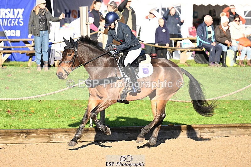 251024A-095128-06257 - B-112-Christina.Wiederkehr