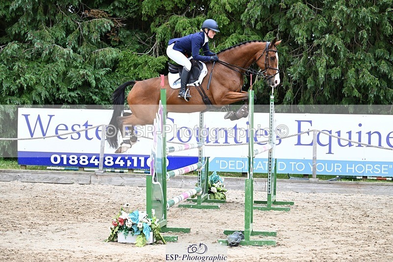 260630A-101753-20048 - C-374-Hannah.Nicolson