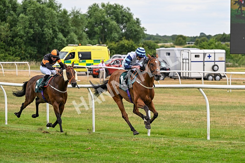 220726-Race 5-Explode-0008 - Race 5 16.12pm Sky Bet Go-Racing-In-Yorkshire Summer Festival Handicap