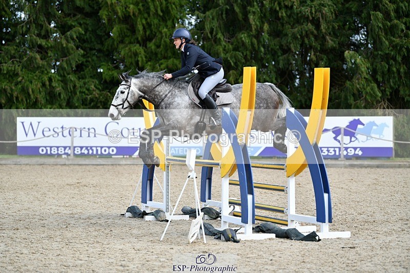 240324-122144-02525 - Cls 9 Snr 1.05m Open