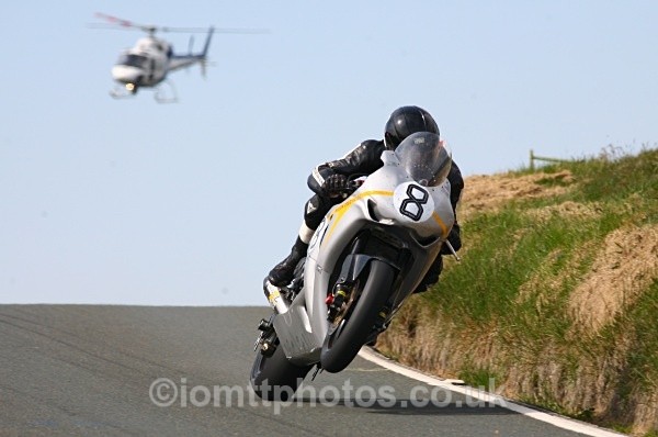 Guy Martin helicopter picture, TT 2010 Superbike Race