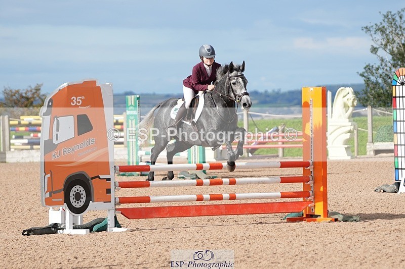 250921-100148-02088 - Cls 4 Pony British Novice and 80cm