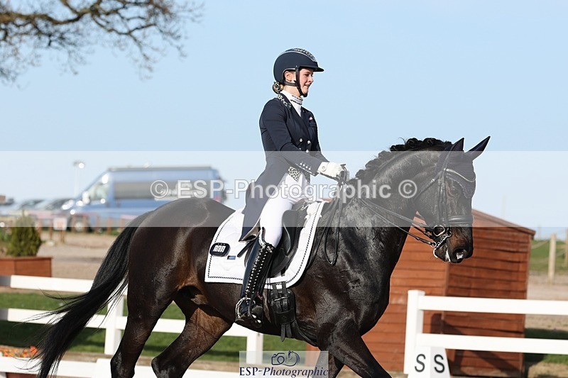 250404-174113-08091 - 069-India.Hamilton-Burnet-Kissingdale