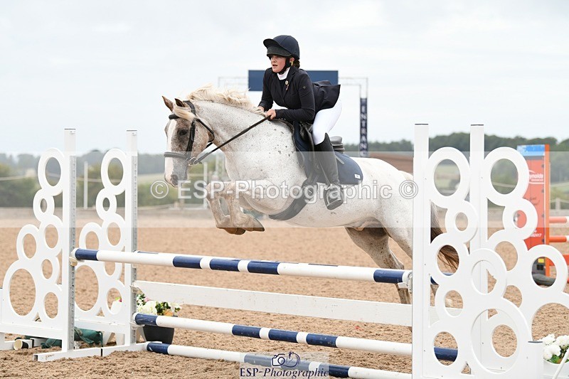 250807-110001-00390 - 90cm Round 1