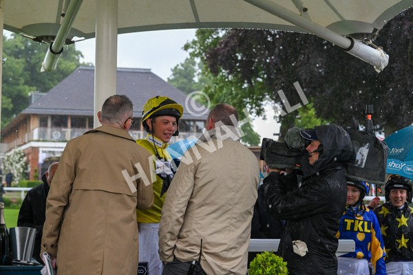 150624-J-Macmillan Ride Of Their Lives-6443 - 12.30pm Macmillan Ride of Their Lives