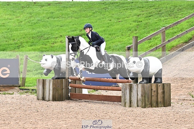 250920-161041-01842 - Cls 22 Pony Intro 90cm Derby