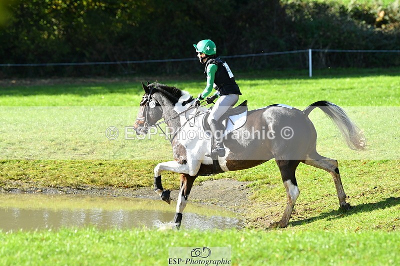 251025A-122407-19642 - F-419-Helen.du.Heaume