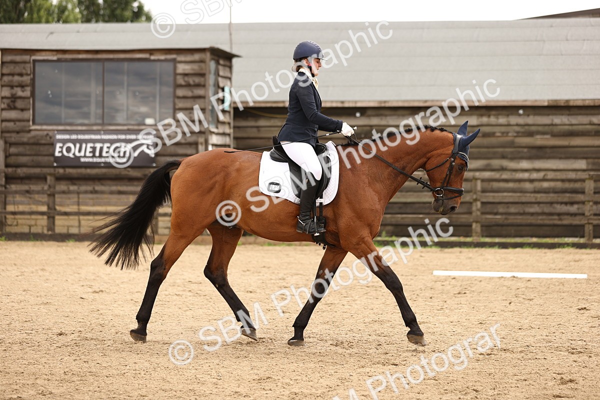 SBM_000864 - Class 7 - Novice 37