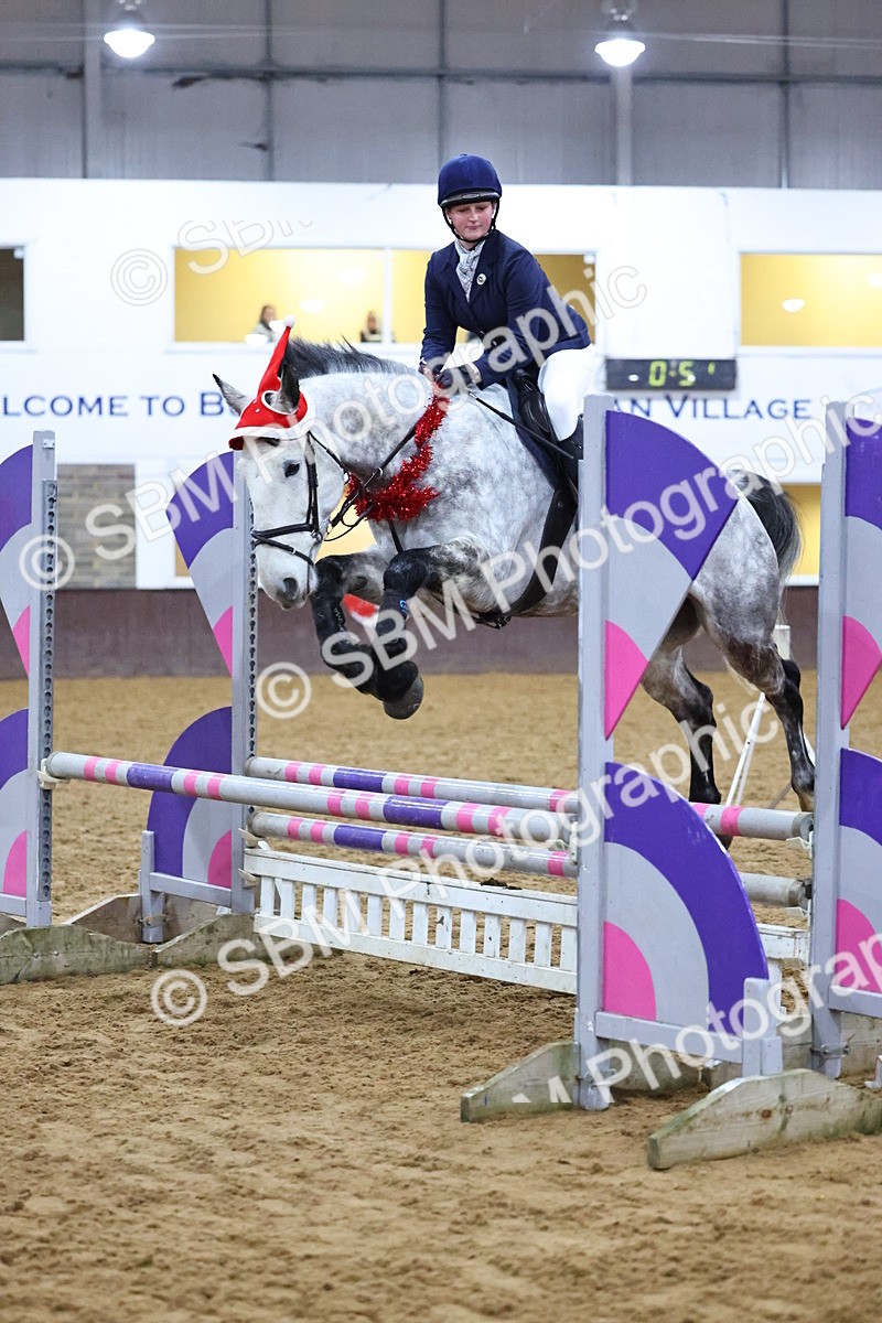 SBM_002793 - Class 6 - Holly & Ivy Stakes - 90cm
