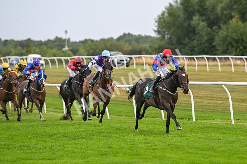 270825-Race 3-Quercus-5021 - Race 3