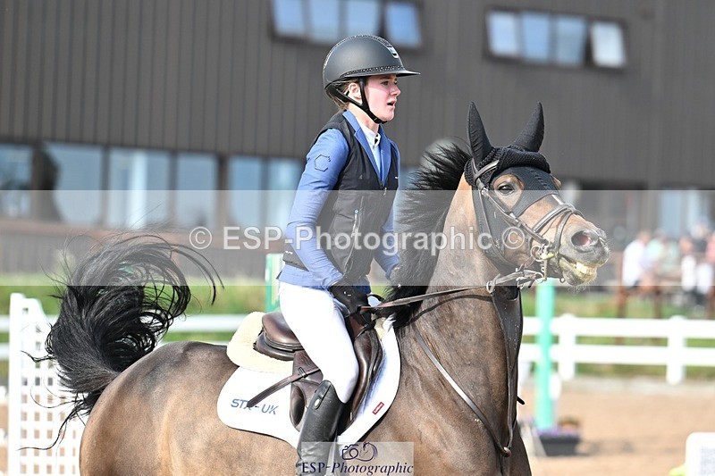 260627-174340-05824 - Cls 27 Foxhunter and 1.10m