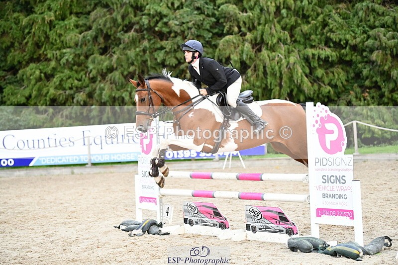 251004A-174030-02551 - Classes 12 & 13 90cm