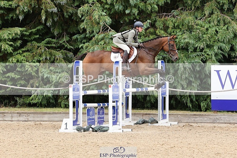 250803A-140621-14526 - P-710-Isla.Kitson-BLUES.CLOUD