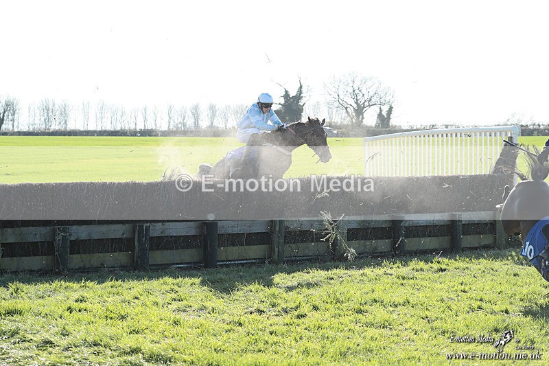 PtP 210326 1043 - VWH Cirencester Races 21/03/26