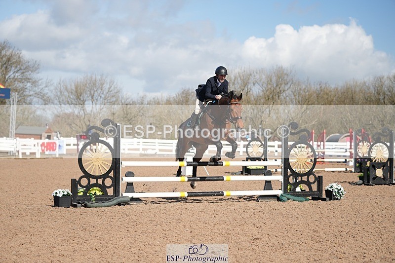 250329-100802-03551 - Cls 20 British Novice and 90cm