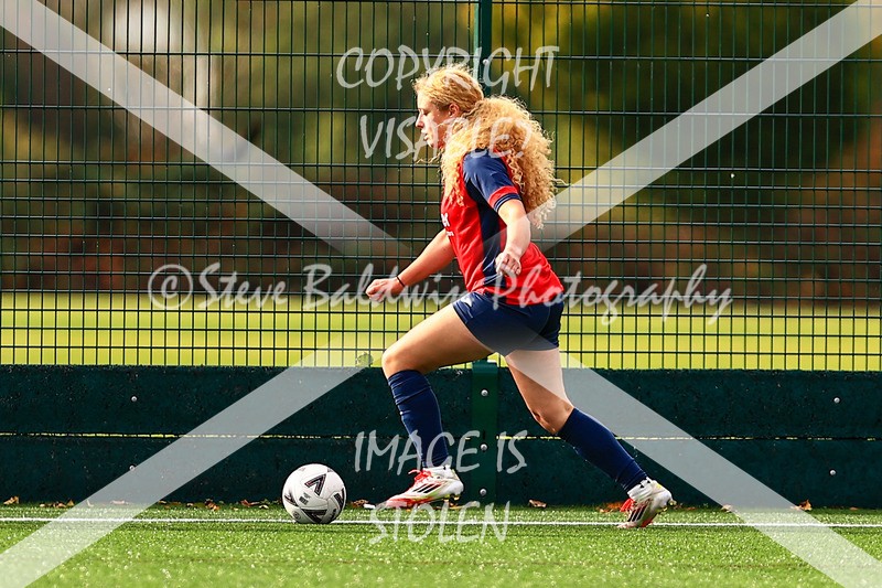 1DX30983 - 2025-10-05 FC Abbey Meads Ladies V Purton  Kingsdown FC Ladies