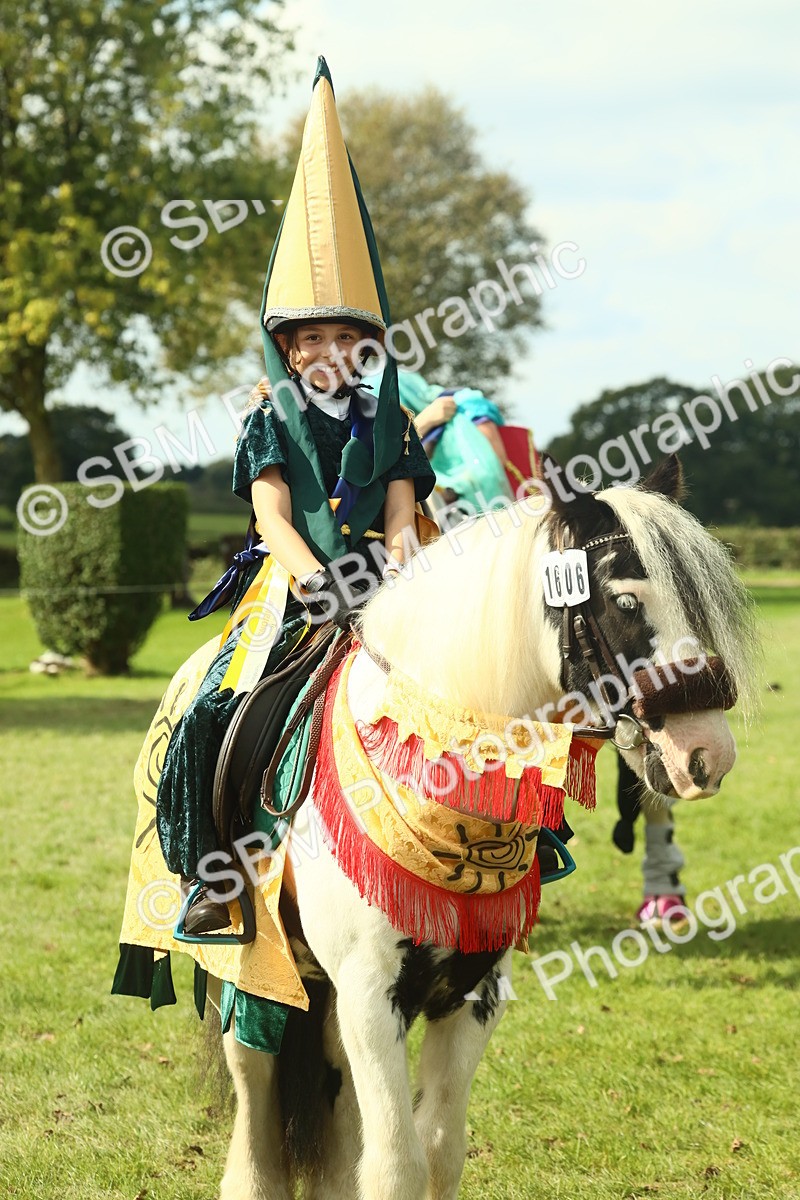 SBM_63657 - S35 - Fancy Dress Showing