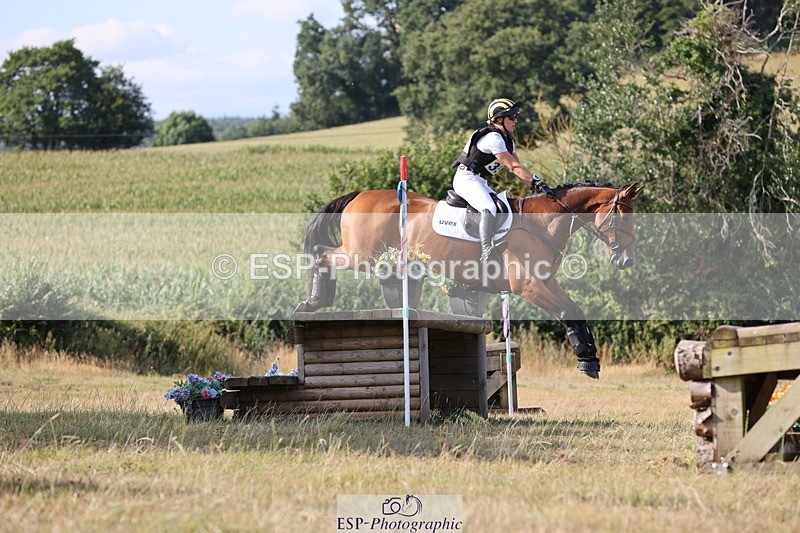 250802A-172235-08521 - H-351-Franky.Reid-Warrilow-DOLLEY.SYMPHONY.J.K