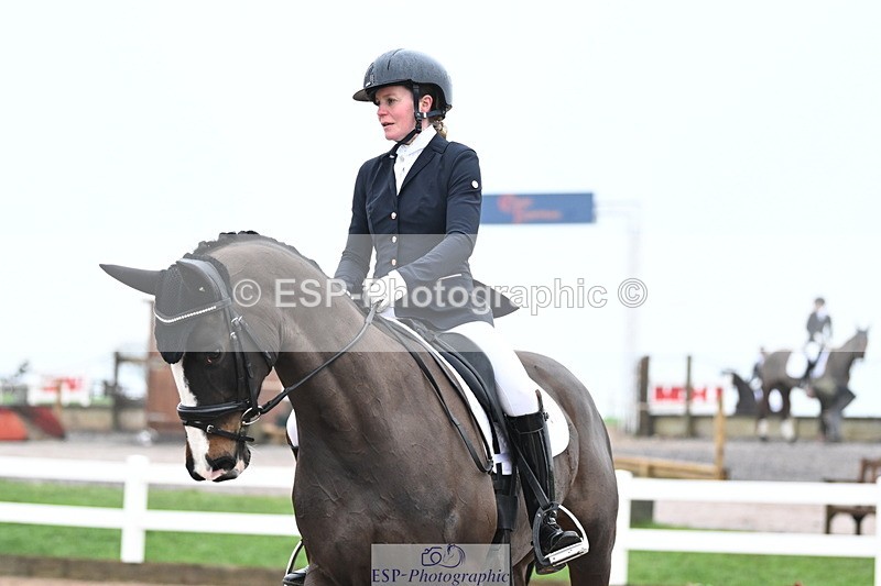 240217A-113947-02382 - 161-Katie.Warner-Active.Nuvalari