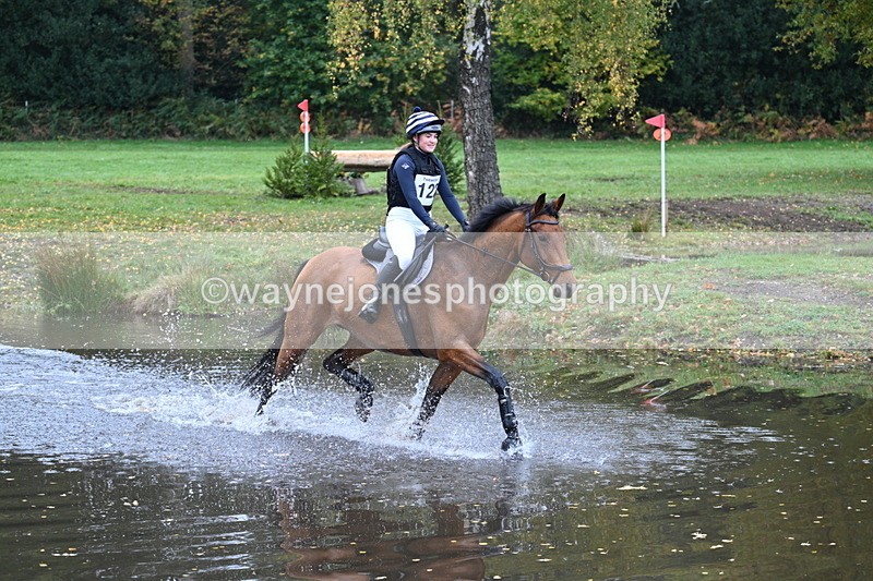 WJ7_3087 - Time 10:47 to 11:11 at the water