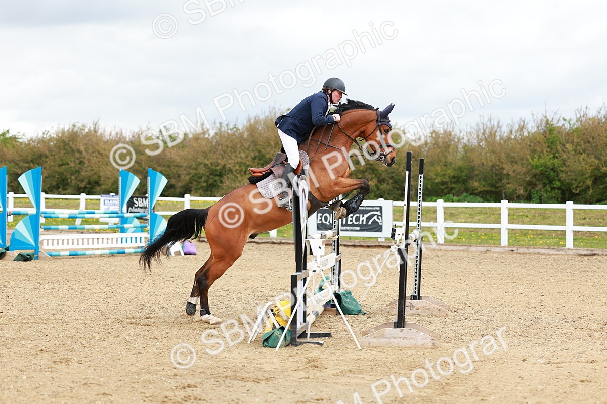 SBM_002351 - Class 10 - Senior Newcomers - 1.10m