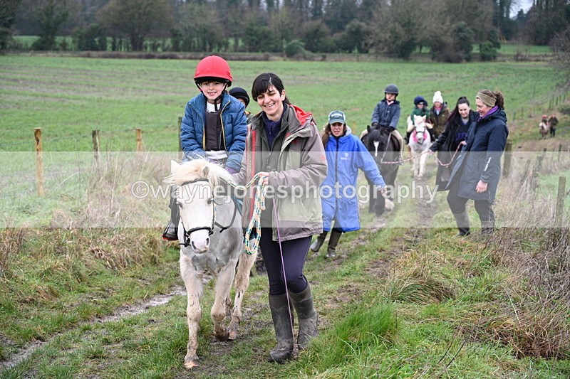 WJ7_9498 - Walk out..