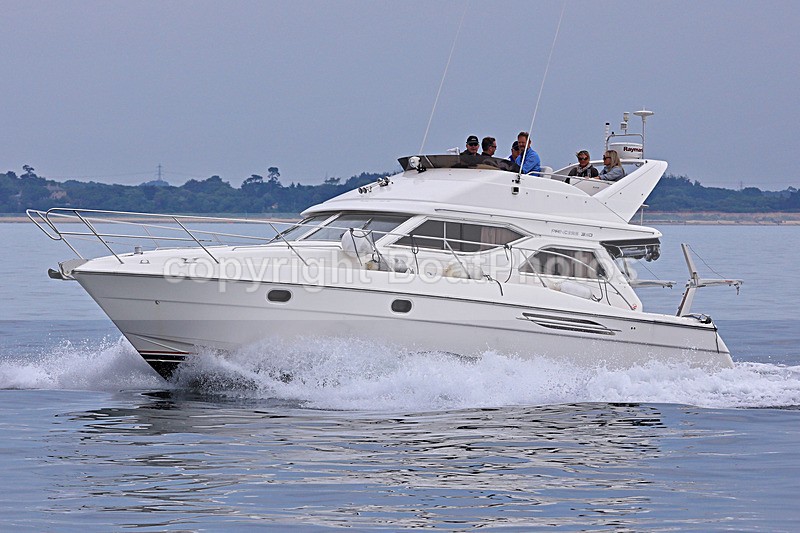 180609 COMPASS MENTIS - PRINCESS 360 1Y3A4491 - Flybridge Cruisers