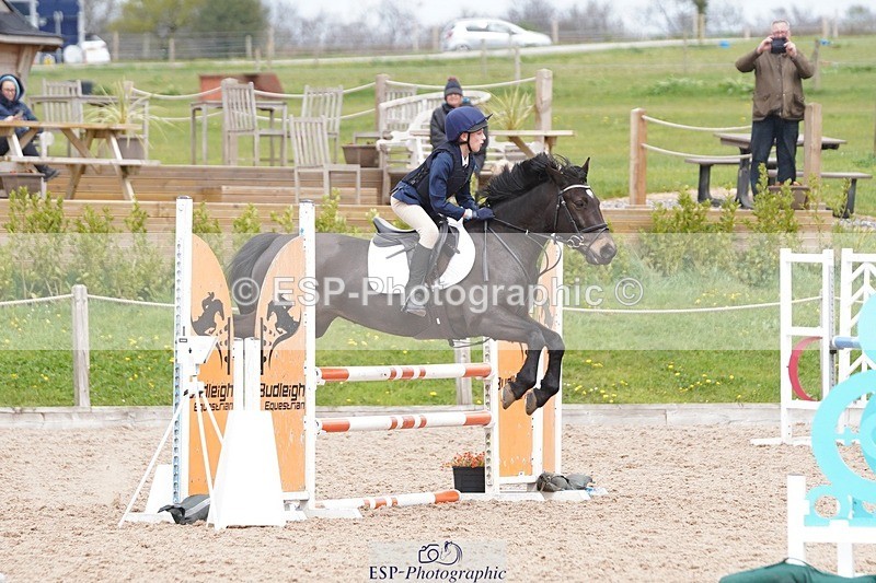 250414-135000-01012 - 90cm Round 2