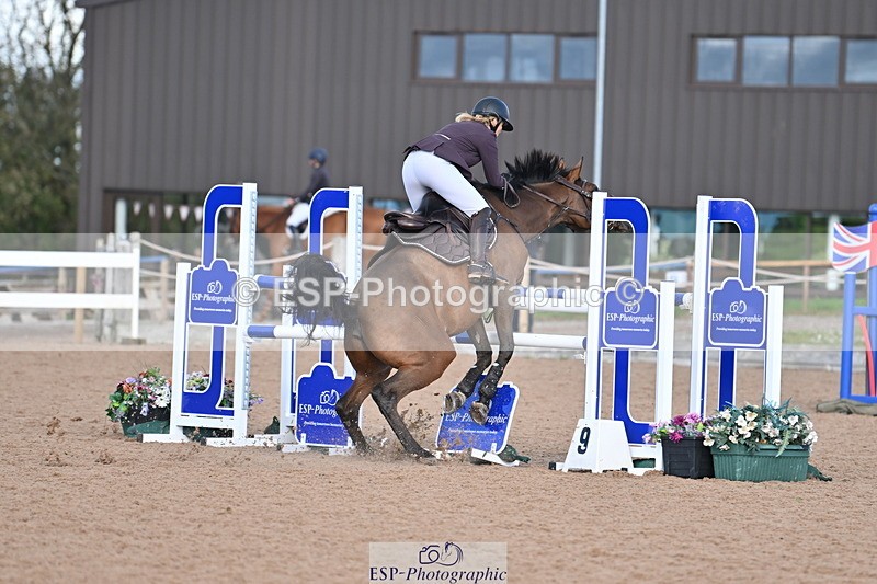 231014A-110314-04288 - Cls 18 Newcomers & 1.10m Open