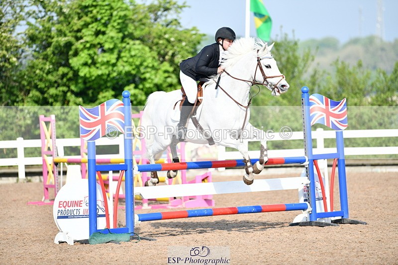 240512A-085950-17051 - Cls 39 British Novice and 90cm Open