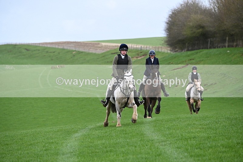 WJ6_9359 - Line Three