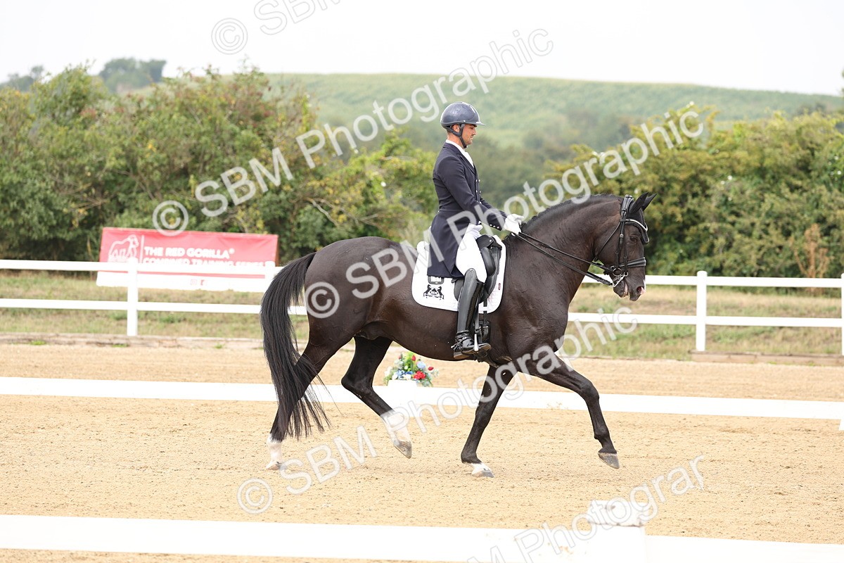 SBM_007597 - Class 9 - FEI INT I - 14.57-15.45