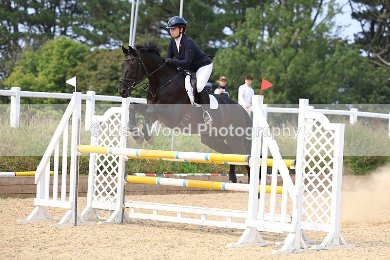 3E7A2526 - Class 8: Senior Newcomers/1.10m open